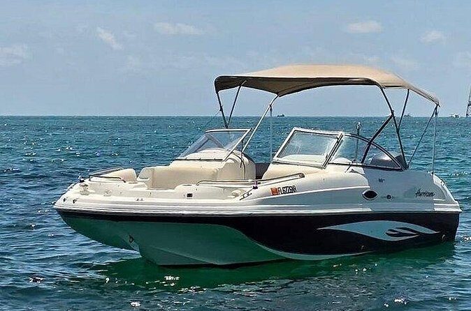 21' Hurricane Sundeck Boat Rental - The Ride: Smooth, Safe, and Fun