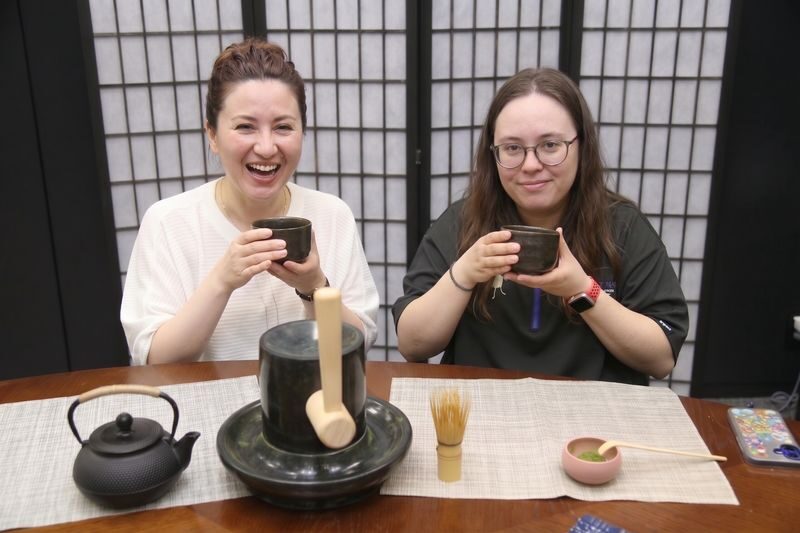 24K Gold & Washi: Design Your Unique Manekineko Workshop in Osaka - Getting to Tawara Building