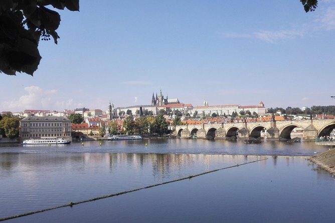 2:5-Hour Walking Tour of Old Town Prague with Boat Ride - A Closer Look at the Tour Experience