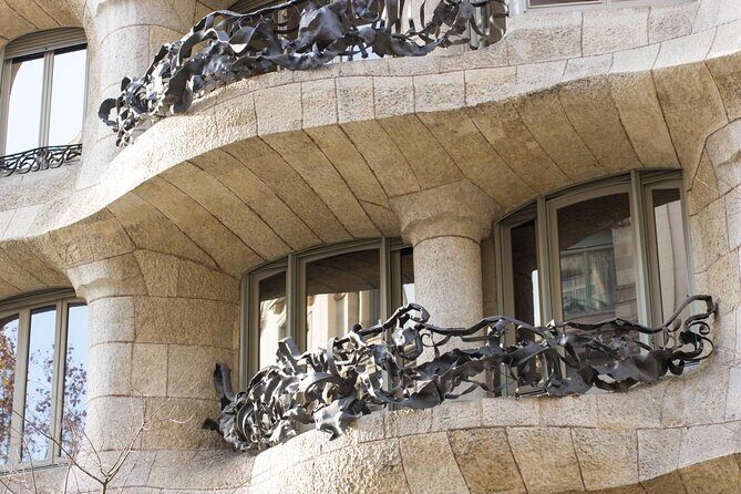 2,5h Gaudí's Works Segway Tour - Key Points