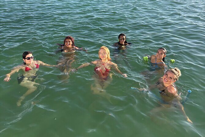 27ft Miami Catamaran for Groups and Parties - Exploring Miami from the Water: A Practical Guide