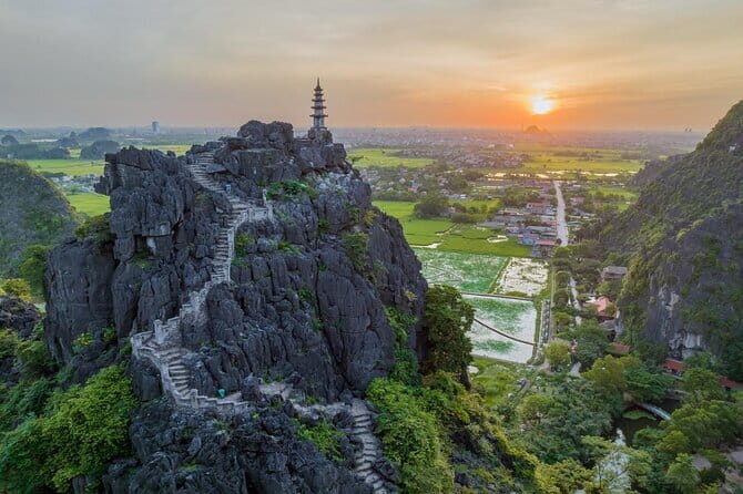 2D1N Exclusive Luxury Tour to Ninh Binh and Halong - An In-Depth Look at the 2D1N Luxury Tour to Ninh Binh and Halong Bay