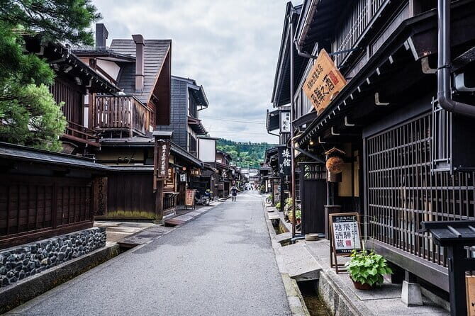 2Day Tateyama Kurobe Route Shirakawago, Hida-Takayama from Nagoya - Who Should Consider This Tour?