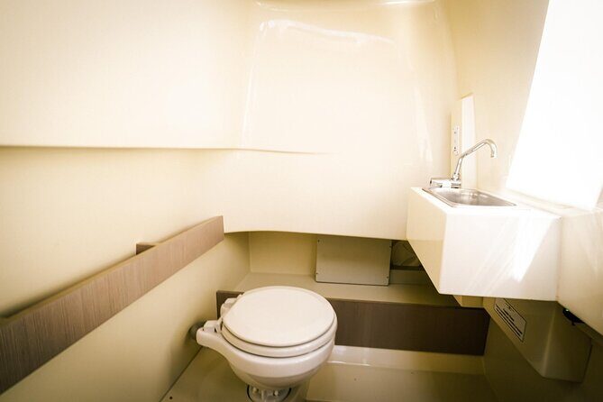 2H Private Cruise Lake Como Tender yacht Invictus 6 pax - Frequently Asked Questions