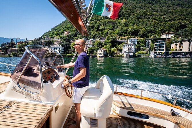 2H Private Cruise on a beautiful wooden speedboat on Lake Como - Discover Lake Como on a 2-Hour Private Wooden Speedboat Cruise