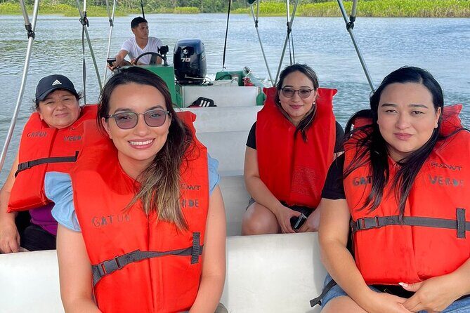 3 1/2 Hour Experience of Lake Gatun in Panama - A Deep Dive into the Gatun Lake Boat Experience