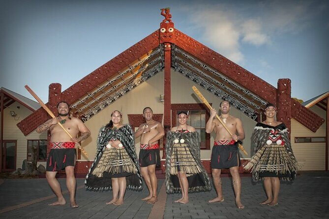 3 Days Driver & Luxury Car Customizable Tour-Unlimited KM - Discover New Zealand’s North Island with a Private, Customizable 3-Day Luxury Tour