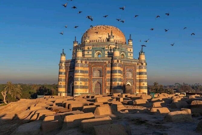 3-Days Guided Tour Of Multan, Bahawalpur, Uch Sharif & Derawar Fort (Cholistan) - A Rich Tapestry of History, Sufi Spirit, and Desert Beauty