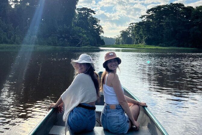 3-hour canoe tour through Tortuguero National Park - A 3-hour Canoe Tour Through Tortuguero National Park