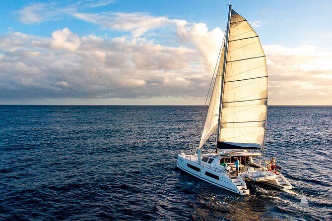 3 Hour Luxury Private Sailing Catamaran for 7-12 People - An In-Depth Look at the 3-Hour Luxury Private Sailing Catamaran