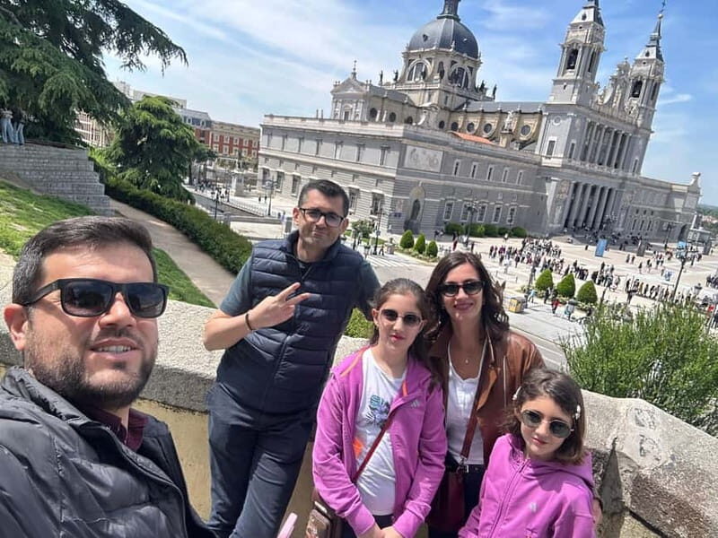 3 Hour Madrid High Light Tour - Key Points