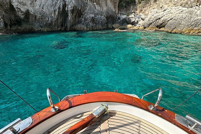 3 hour private boat tour on the island of Capri - A Deep Dive Into the Capri Boat Tour Experience
