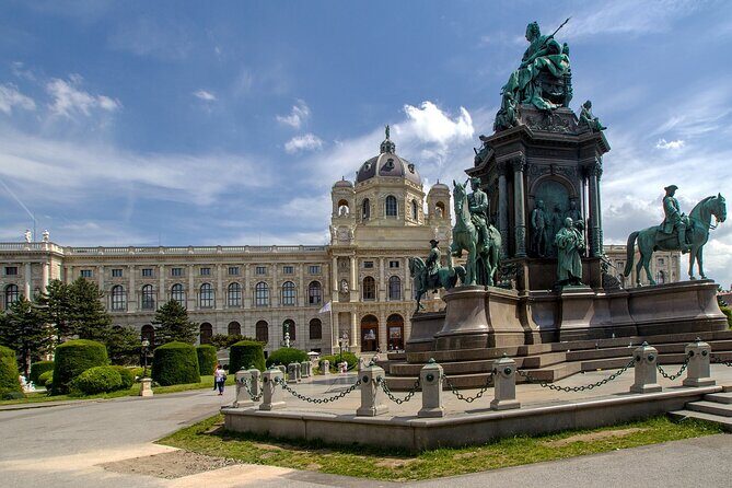 3 hour private tour in Vienna with private car - Detailed Breakdown of the Itinerary