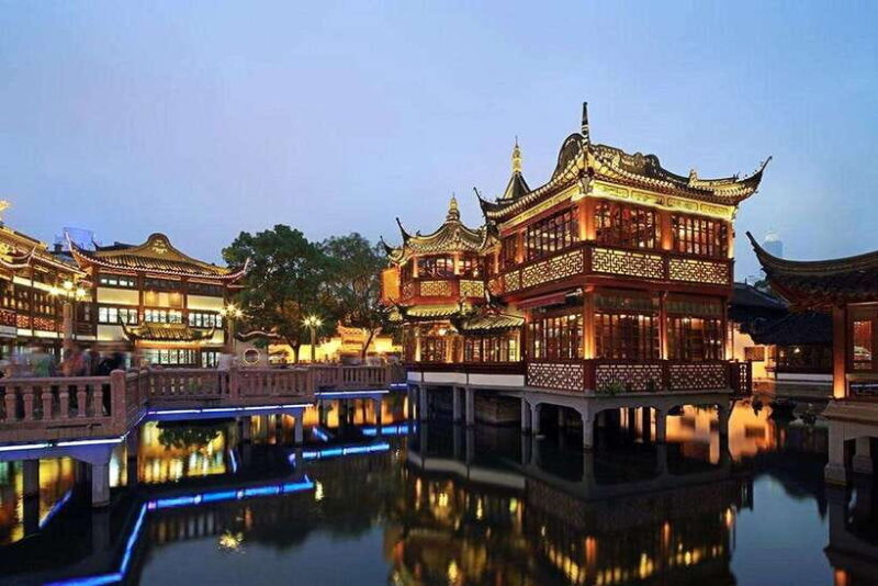 3-Hour Private Tour of Yu Garden & Old Town with Tea Tasting - An Authentic Slice of Old Shanghai: 3-Hour Private Tour of Yu Garden & Old Town with Tea Tasting