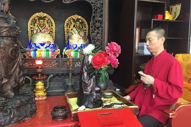 3-Hour Private Walking Tour including Monk Blessing Ceremony at Lama Temple - Key Points