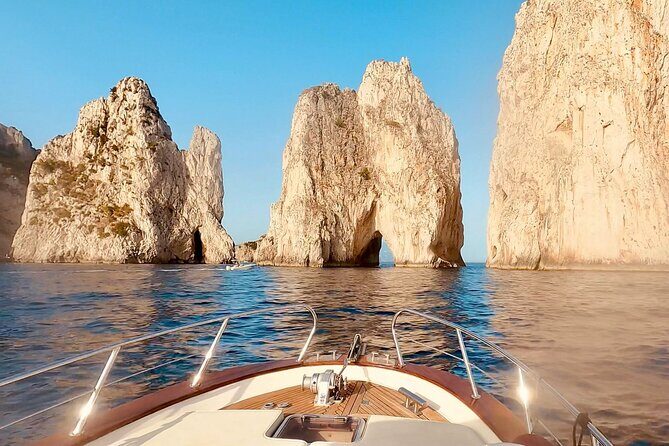 3 hours Comfortable Capri Private Tour by Boat - Exploring Capri’s Coastline in Style and Comfort