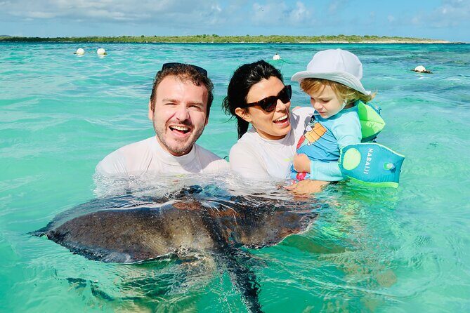 3-Hours Eye-Opening Stingray City Antigua - Transfer R/T included - In-Depth Review of the 3-Hour Stingray City Antigua Tour