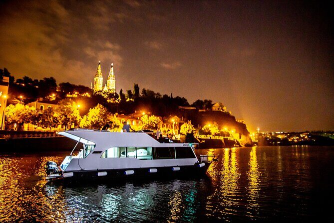 3-hours Prague Private Boat Cruise Beer or Prosecco Unlimited - FAQ