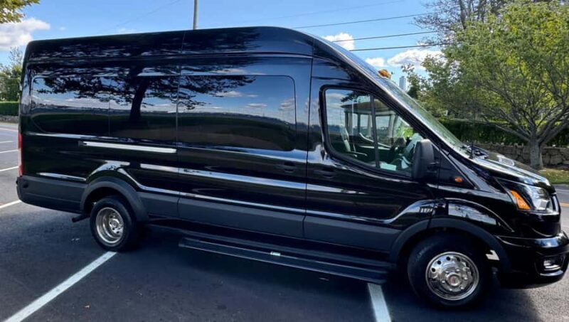 3 Hr Newport Scenic Luxury Van Tour with Breakers (Ages 5+) - Key Points