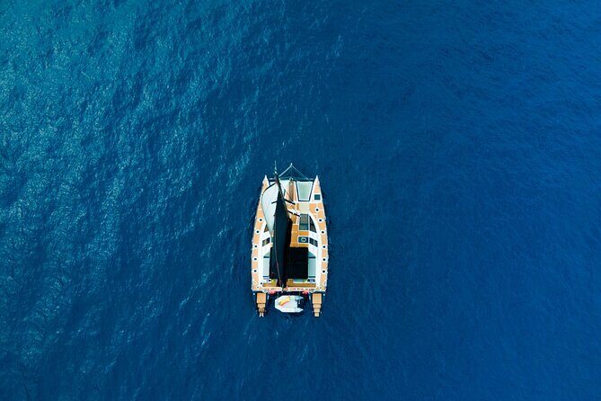 3 hrs. Whale Watching and Relaxing Chill Out Catamaran with glass floor - Key Points