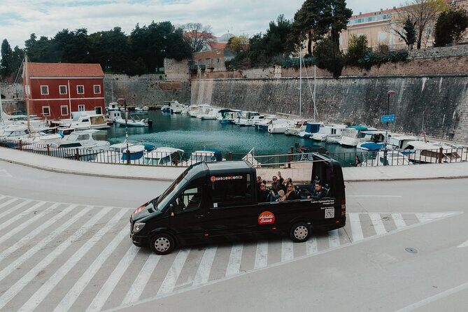 3 Island Swimming and Snorkeling Cruise with Prosecco - Authenticity & Guide Experience
