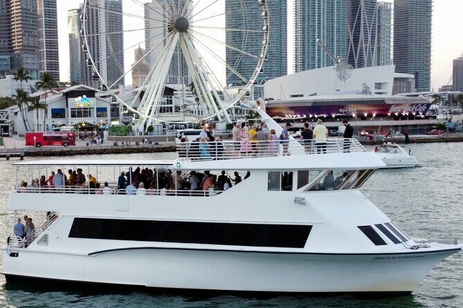 3 Story 100ft Hip Hop Yacht Party with 3 Hour Open Bar - The Real Feel of the Miami Hip-Hop Yacht Party