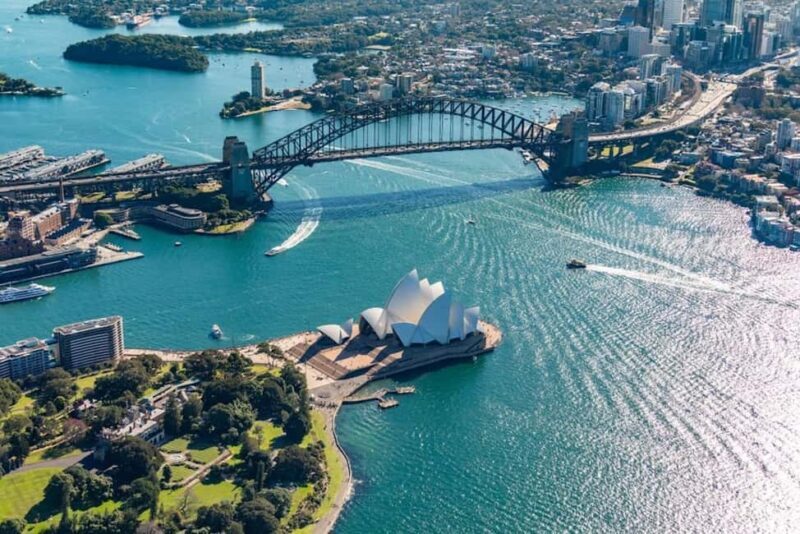 30-minute Private Sydney Harbour Helicopter Tour for 2 - Key Points