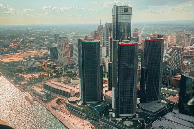 30 Minutes Private Downtown Detroit Helicopter Ride - A Closer Look at the Detroit Helicopter Experience