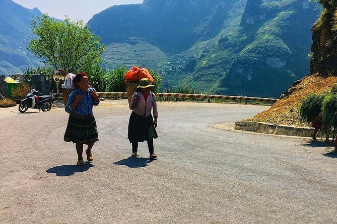 3D2N PRIVATE CAR TOUR + ENGLISH SPEAKING DRIVER (SUV 7 seats) - The Value of This Tour