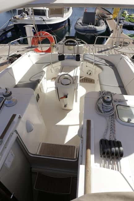 3h Whale Watching Private tour Beneteau Oceanis 440 - Who Will Love This Tour?