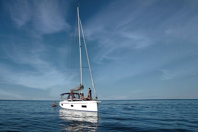 3h30 Private Half day Luxury Sail-Yacht cruise - FAQ