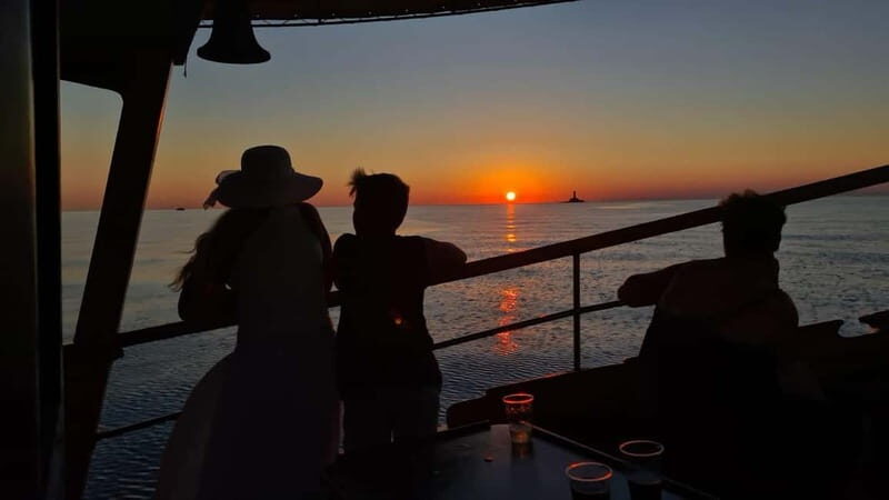 3hours Dolphin Sunset watching with unlimited drinks +dinner - Why Choose This Tour?