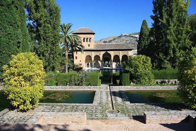 4-Day Guided Tour Cordoba, Seville, Granada and Toledo from Madrid - Key Points