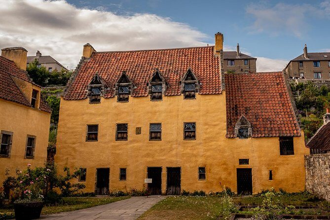 4-Day Outlander Trail Tour from Edinburgh Including Admissions - Key Points