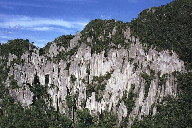 4 Days 3 Nights Mulu 4 Showcaves with Pinnacles - Key Points