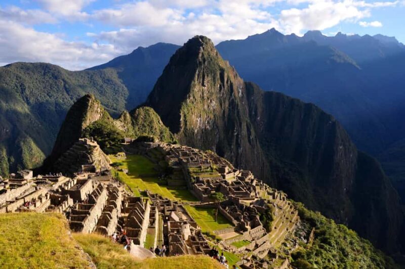 4 Days Inca Jungle Adventure to Machu Picchu - Day Two: From Cloud Forests to Hot Springs