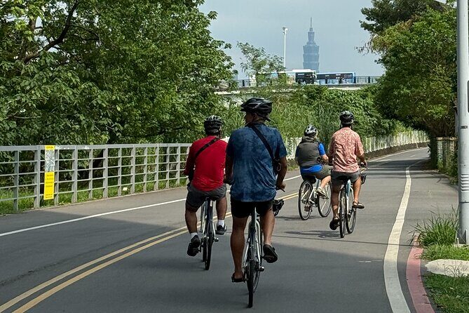 4 Hour Afternoon Cycling City Tour North with Snack - Exploring Taipei by Bike: A 4-Hour Journey into the North