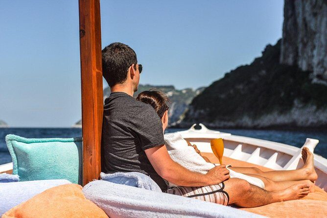 4 Hour Boat Tour To Discover Capri - Key Points