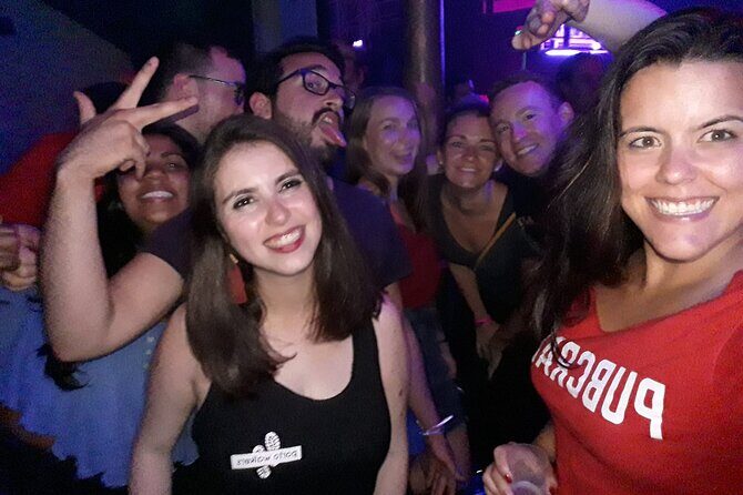 4-hour Guided Porto Pub Crawl with 6 drinks and VIP CLUBentry - The Experience in Detail