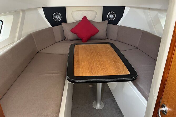 4 hour Luxury Private Charter on a Karnic SL800 - An In-Depth Look at the 4-Hour Private Speedboat Experience