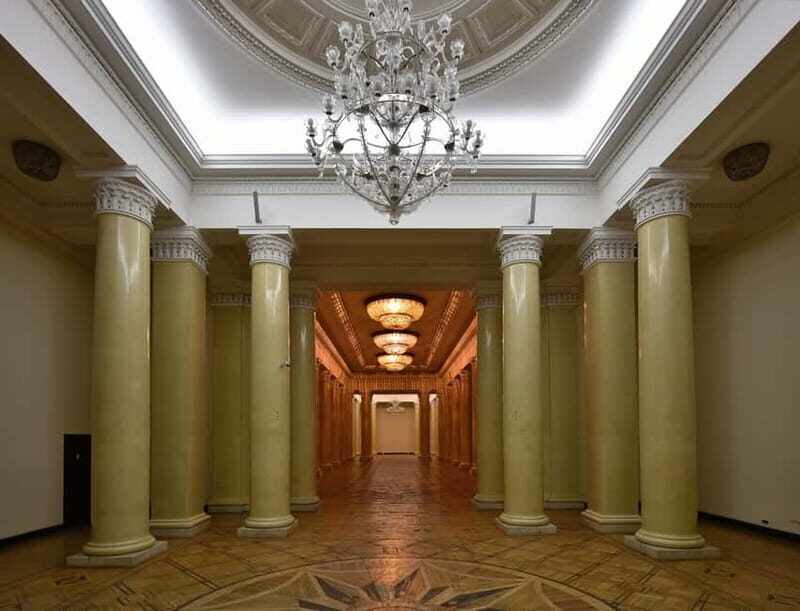 4 hour: Palace of Culture & Science and POLIN Museum - Practical Details & Experience Quality