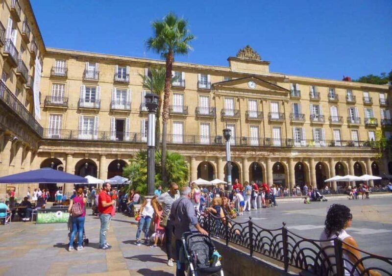 4-hour Private Bilbao City Walking Tour - Exploring Bilbao in Depth: What to Expect from Your Tour