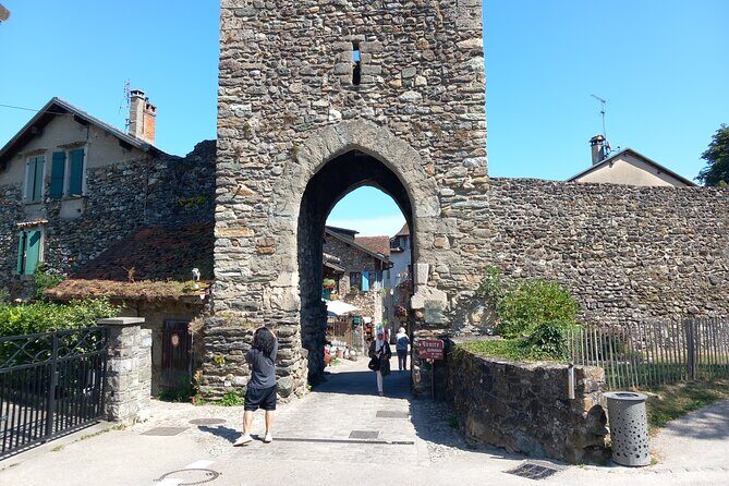 4 Hour Private Tour of the Medieval Town of Yvoire near Geneva - Exploring the Highlights of this Private Tour