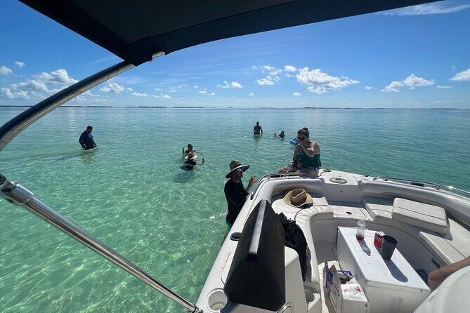 4 Hours 22' Hurricane Deck Boat Rental in Key West - Key Points