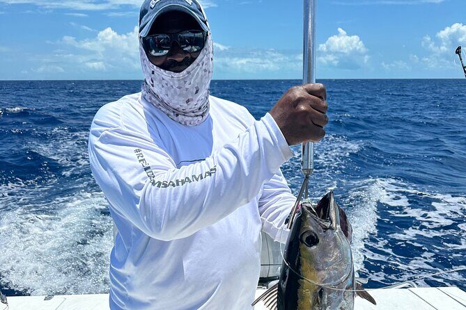 4 hours 53ft Dream Works Private Charter in Nassau - FAQ