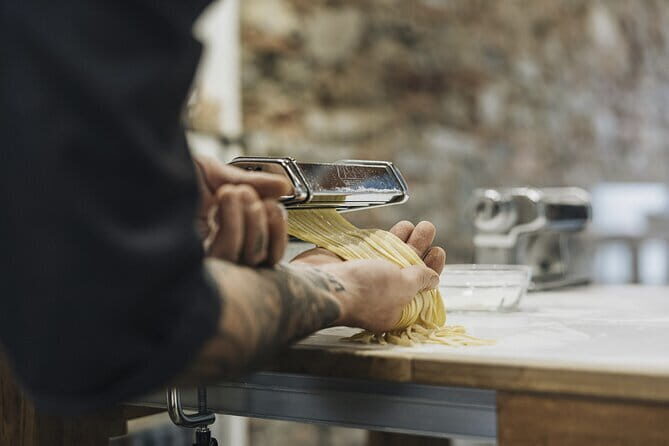 4 Hours Market Tour and Guided Pasta Cooking Class in Florence - A Deep Dive into the Florence Food Tour and Pasta Class
