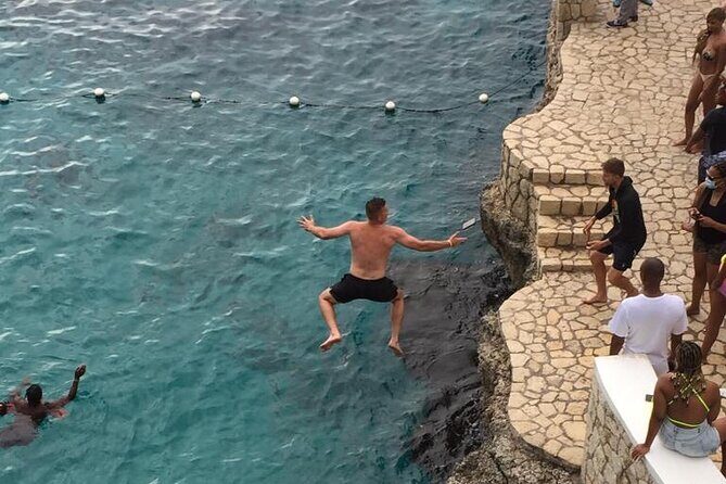 4 Hours Party Boat Catamaran Cruise in Negril - Key Points