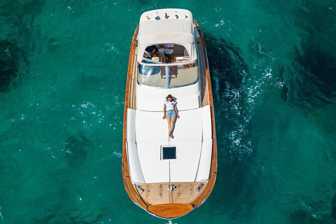 4 Hours Private Boat Tour of Capri - Exploring the Itinerary in Detail