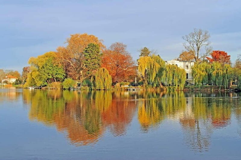4 hours Private Romantic Boat Cruise for 2 - Wine included - A Closer Look at Your Romantic River Journey