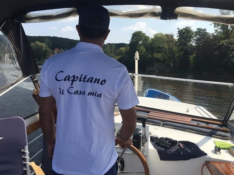 4 hours Private Romantic Boat Cruise for 2 - Wine included - Who Should Consider This Experience?
